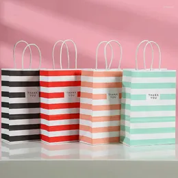 Bolsas de papel de papel embrulhada para presentes com alças de embalagem caixas de casamento de festas de casamento bolsas de biscoito pacote de doces para roupas de loja