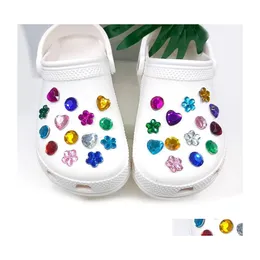 Аксессуары для участков обуви MOQ 100ps Crystal Heart Stones Croc Charms мягкие милые украшения из ПВХ -очарования Custom Jibz для засорения обуви Chil Dhsn5