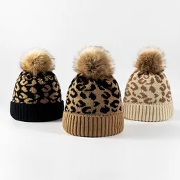 Beanies Beanie/Skull Caps Leopard Print Hat Outdoor Unisex Fashion CAP MED WOOL BALL KNITTA BONNETS FÖR KVINNA CZAPKA ZIMOWA Damska