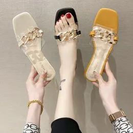 Terlik moda pvc kadınlar ayakkabı yaz kare topuk altın zincir peep toe sığ ytmtloy zapatillas casa mujer sapatos femino