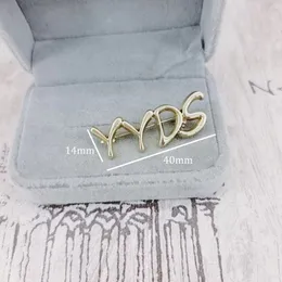 Biżuteria odznaka luksusowe kobiety Broszka projektant marki list broszki 18K pozłacana wkładka kryształ Rhinestone broszki broszka urok mężczyźni perły szpilki wesele prezent