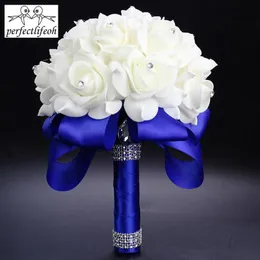 Bröllopsblommor PerfectLifeoh White Royal Blue Rose Bridal Bouquet med strass kristallbuketter för bröllopsbrud