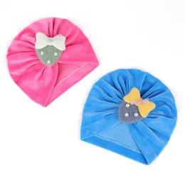 Neugeborene Velvet Beanie süße Erdbeer -Bonnet Turban Hut für Baby Girls Haarzubehör Kinder Indischer Hut Kleinkind Kopfbedeckung Hut