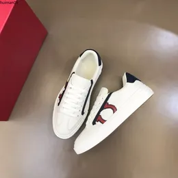 Designerskor tränare sko 5 färger bekväma botten läder lyxiga herrar party sport casual sneaker 2023 mode män snabbt fartyg hm051552