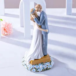 Decorative Figurines Falling In Love Warm Family Hugging Couple Lovers Resin Wood-like Figure Sculpture Home Decoration Wedding Valentines
