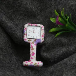 Zegarki kieszonkowe Square Watch Kobiety Silikonowy klipsy wisiorek broszka wiszący reloj de bolsillo Enfermeras Regalos Prezent