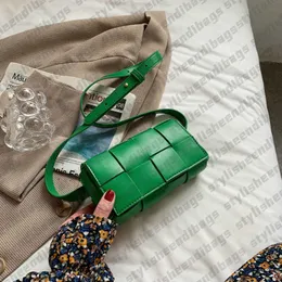Стильные эндибагс сцепления мешки кожаные тканые маленькие мешки для талии для женщин роскошные бренды сумки роскошная плетение кассеты по поясу.