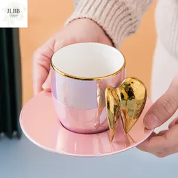 Tassen Untertassen Nordic Creative Gold Engelsflügel Tasse mit Untertasse Porzellan Kaffee Tee Set Süßes Geburtstagsgeschenk Perle Weiß Rosa Blau