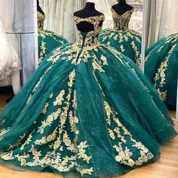 2023 Sexy Quinceanera Ball Gown Dresses Hunter Green Sequined Lace Gold Appliqued Crystal Tulle V Neck Floor Length Plus Size Prom Evening Gowns Sweet 16 Hollow Back