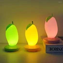 Luzes noturnas Creative Mango em forma de luz pequena carregamento USB LED para lâmpada de frutas infantis