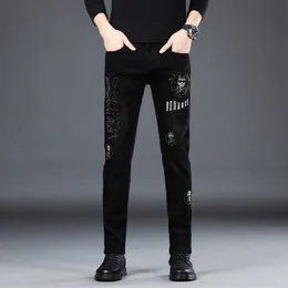 Pantalon noir pour hommes Nouveau style Coupe ajustée Imprimé Hot Diamond Jeans Four Seasons Stretch Tissu doux Homme Casual Crayon Pantalon Vêtements