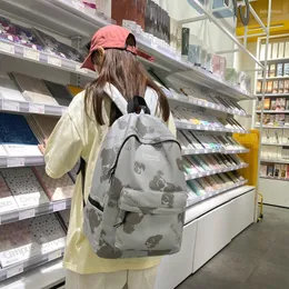Skolväskor Fashion Girl College Bag Casual Simple Women Ryggsäck Bear Book Packbags för tonårsresor axelrygg