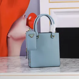 Kleine draagtas Designer handtassen met reliëfletters Afneembaar zakje met rits Portemonnee Crossbody-tassen Driehoekig bordje Verstelbaar Afneembare geweven schouderriem Tassen