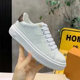 Time Out Casual Shoes Women Travel Leather Sneaker 100% Cowhide Fashion Lady Flat Designer Running Trainers Letters Woman Shoe Platform Men Gym Sneakers
