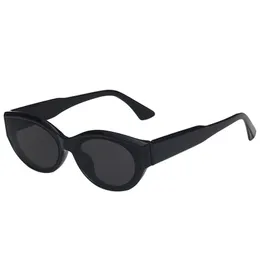 Okulary przeciwsłoneczne dla kobiet w stylu vintage Fashion Sunglass Trendy Ladies Retro Sun Glasses UV 400 Kobiet Luksusowe małe szczupłe okulary przeciwsłoneczne 1K3d016