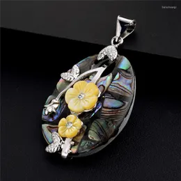 Pendanthalsband Mop149 Nature Shell Oval Abalone smycken med gula blommor för kvinnliga flickor 10 stycken