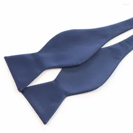 Boogbindingen vaste kleur gewoon polyester zijden zelfband bowtie kleding accessoires handgemaakte stropdas nieuwigheid