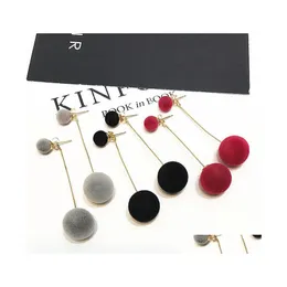 Dangle Chandelier Fashion Red Black Plush Ball أقراط للنساء الهدية المجوهر