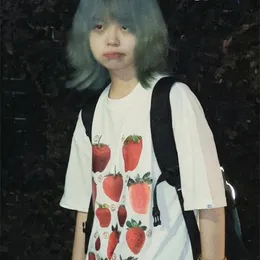 Kadın Tshirt Y2K Estetiği Tshirt Grunge Çilek Baskı Harajuku Grafik Tee Sesli Kore Moda Büyük Boy Üstler Kısa Kol Sokak Giyim 230130
