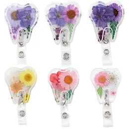 10 pcs/lot Fashion Key Rings New Design Tooth Shape Dried Flower Resin Badge Clip Retractable ID Name Tag Badge Reel For Nurse Doctor Dentist