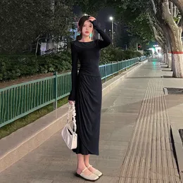 فساتين غير رسمية طويلة الأكمام من قطعتين من النساء خريف 2023 الفرنسية على الطراز الغربي الخفيفة رومانسية التريكو فستان تنورة