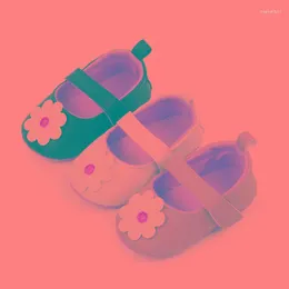 First Walkers 2023 Born Infant Baby Girls Shoes Pu 가죽이 꽃을 피우고 부드러운 공주 모카신