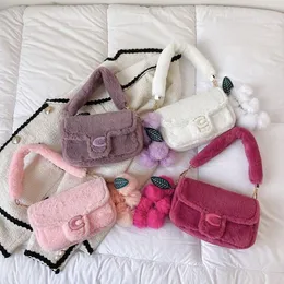 Axelväskor fluffiga faux päls designer damer koppling hanterar messenger purses fasta höst vinter resväskor för kvinnokort