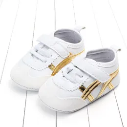 Pierwsze Walkers Koreańskie chłopcy dla dziewcząt łóżeczko Buty Modne skórzane mieszkania Moccasins Toddler Sneakers Urodzony 230731