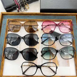 2023 Novo designer de luxo Lamb Couather perna Sunglasses Chain Fashion Moda Big Frame Sunglasses Women Ch5210