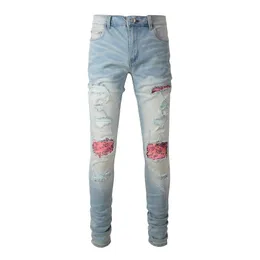 Jeans da uomo Design in stile punk rock Uomo Stampa Patch Streetwear Pantaloni skinny affusolati in denim elasticizzato Pantaloni con fori chiari Jeans strappati 230731