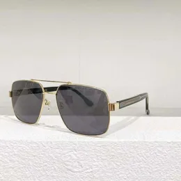 2023 Le nouveau blogueur Tiktok du nouveau designer de luxe Home G est le même style de lunettes de soleil haut de gamme. Lunettes de soleil polyvalentes pour la littérature et l'art de la mode masculine GG0529S