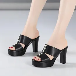 S Sapatos de sandálias femininas mais recentes chinelos de verão feminino de salto alto bombas de plataforma de bloco de bloqueio de tamanho grande sapato de sapato bomba