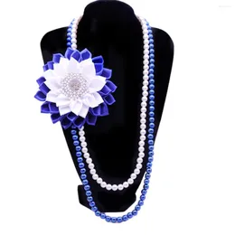 Choker satynowy biały niebieska wstążka kwiat grecki litera perłowa rhinestone Zeta Phi beta Sorority Naszyjnik