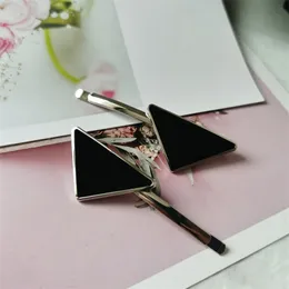 Exquisite womens hair clip triangular enamel hairpin vintage style ladies party street shopping temperament funny snap clip nickel free material ZB046 C23