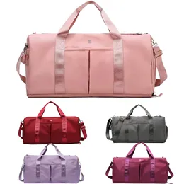Luxurys designer shopper crossbody axelväskor pochette totes stam duffle helg handväska nylon kvinnor bagage mode resor mens stora kapacitet koppling väskor
