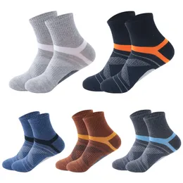 Skarpetki mężczyzn Ztoet Wysoka jakość 5 para czyszczona bawełniana bawełniana swobodna oddychająca oddychająca aktywny mężczyzna Stripe Long Sock EU39 45 230802