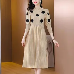 Casual Dresses Miyake Pleated Women's Dress Polka Dot Fashion Slim Solid Color Elegant Party for Women 2023 Spring