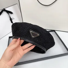 Women's Luxury Designer Beanie Hat Autumn Summer Fashion Holiday Dating Beret Metal Triangle Letter Print casquette