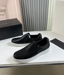 Nya designer män sneakers ljus storlek 45 casual mode mjuk ensamstående utomhussporter stor storlek 11 Vita billiga fraktskor