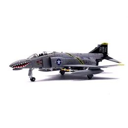 Diecast Model Airplane F 4 Ghost Pirate Flag Squadron Independent United Captain F4C modello da combattimento Aircraft 230802