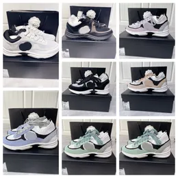 10A Fashion New Men's Women's Universal Casual Sneakers Luxury Brand Designer Designer Designer Sandaler Spets Box 09