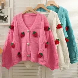 Kolek tee Koreańska moda różowe swetry truskawkowe dla kobiet jesienne zimowe dzianiny z długim rękawem kardigan pojedynczy piersi 230803