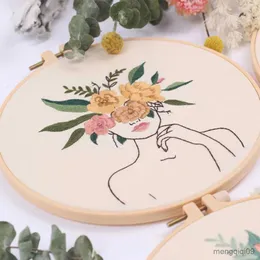 中国のスタイル製品DIY Stamped Embroidery Starter with Flowers Plants Beautiful Girls Cross Stitch Set Punch Needlework Tools with Hoop R230803
