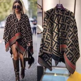 Klasik Tasarımcı Kaşmir Sıcak Eşarp Yeni Moda Eşarp Pelerin Tarzı Yün Kaşmir Sonbahar/Kış Kadın Pelerin Paltosu