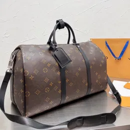Sıcak Tasarımcı Duffle Bag Erkek Kadın Moda Seyahat Çantası Büyük Kapasiteli Çanta Klasik Baskılı Tuval Deri Seyahat Çantası Biniş Çanta Çanta