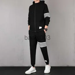 Męskie dresy męskie ustawiają dresowe bluzę z kapturem+spodnie Stripe Stripe Fashion Fasual Outdoor Sports Jogging Fitness Sportswear Men Siturs M-6xl J230803