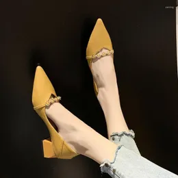 Scarpe eleganti 2023 Sandali estivi neri per le donne Tacchi a bocca bassa Elegante sandalo alla moda chiuso a punta beige 40