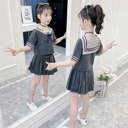 Completi di abbigliamento Completo da ragazza Versione coreana Dolce stile occidentale Preppy Gonna a pieghe Due pezzi 2023 Estate per bambini in puro cotone