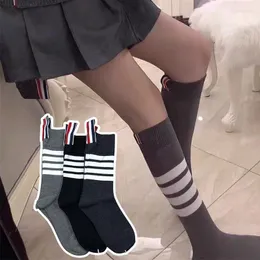 Kadın Çorap Kadın Kızlar JK AB 4 Dört Stripes Pamuk Retro Old School Meias Japon Harajuku Orta Tüp Diz Kawaii Lolita Uzun Sıcak