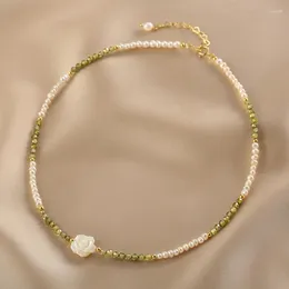Choker Minar Fashion Green Color Natural Stone Olivine White Shell Rose Flower Pendant Halsband för kvinnor sötvatten pärla